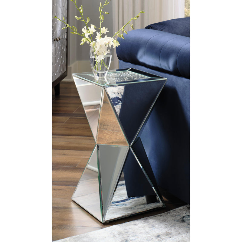 Signature Design by Ashley Gillrock Accent Table A4000171 IMAGE 4