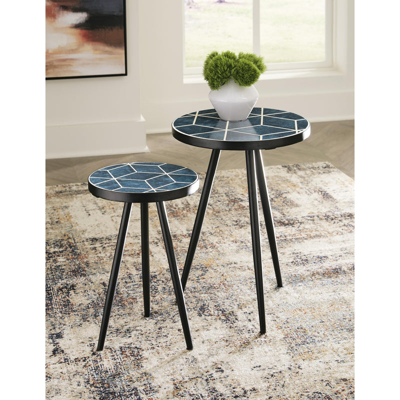 Signature Design by Ashley Clairbelle Accent Table A4000523 IMAGE 5
