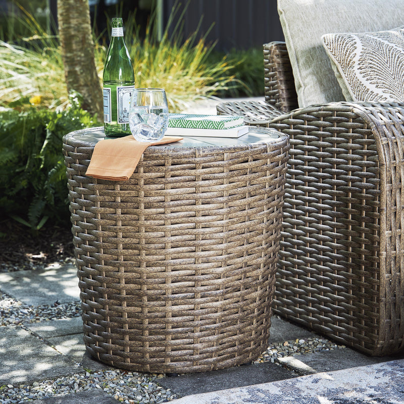 Signature Design by Ashley Outdoor Tables End Tables P507-706 IMAGE 3