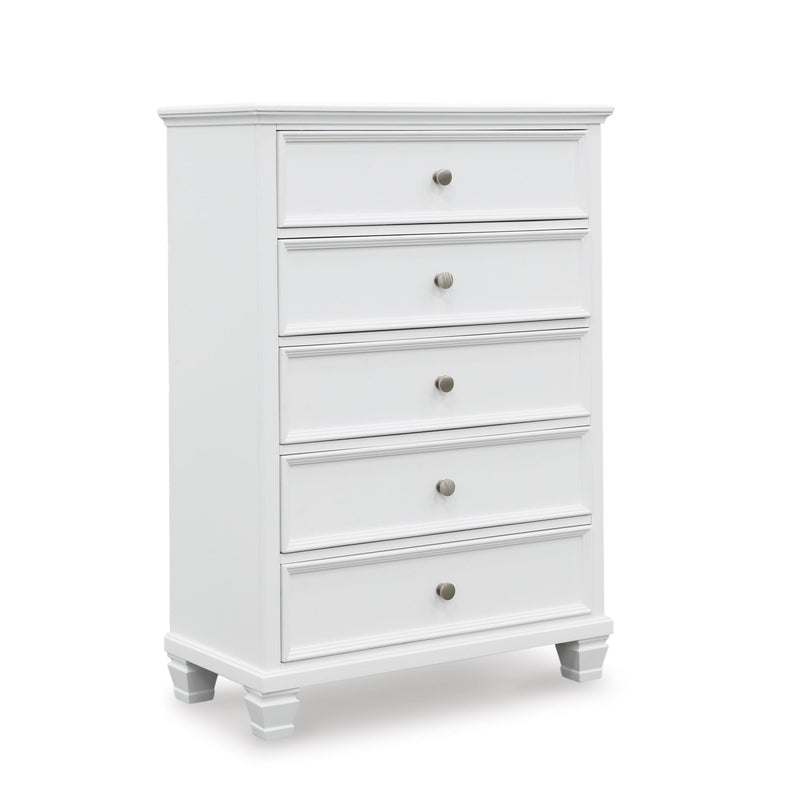 Signature Design by Ashley Fortman 5-Drawer Chest B680-46 IMAGE 1
