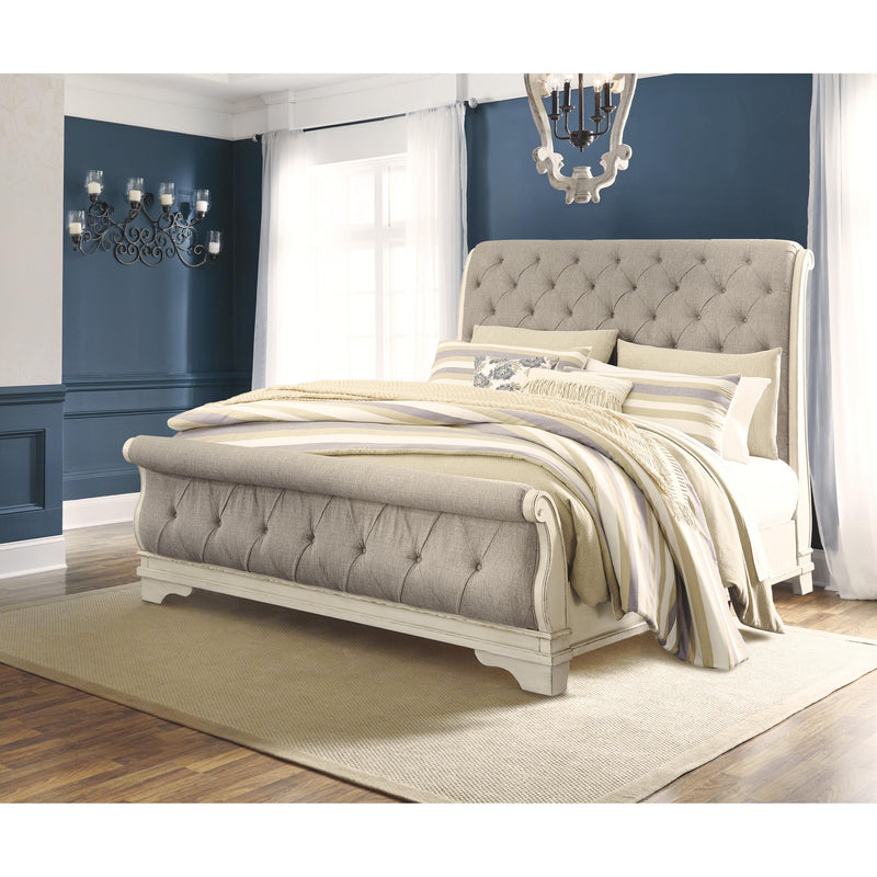 Signature Design by Ashley Realyn Queen Sleigh Bed B743-77/B743-74/B743-98 IMAGE 5